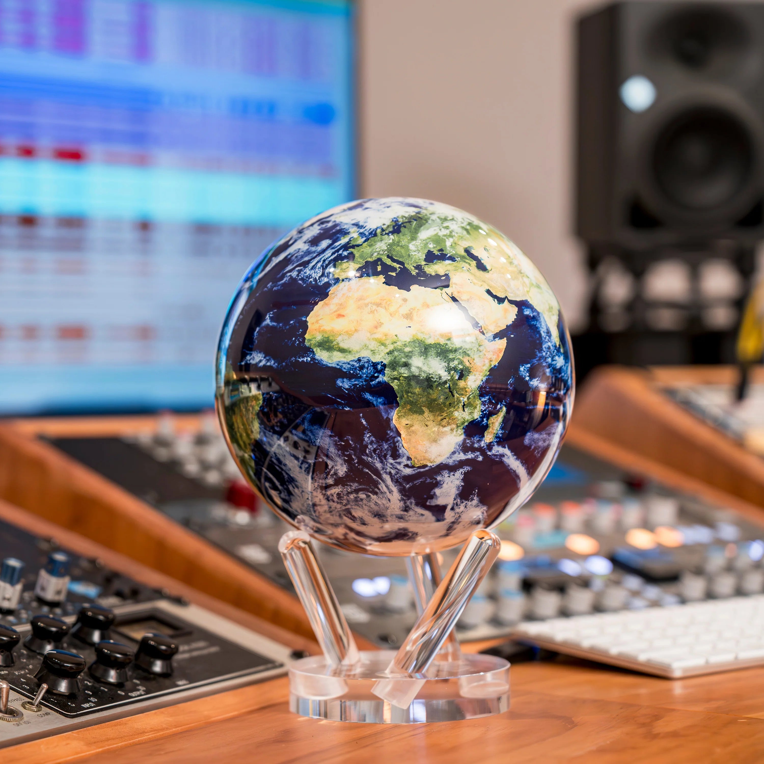 Earth with Clouds MOOVA Globe