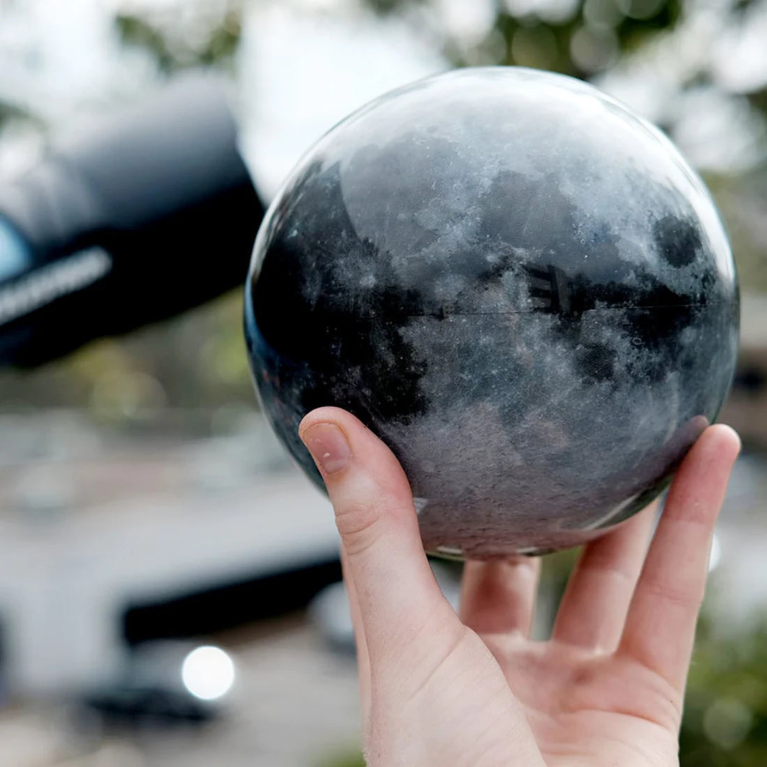 Moon MOOVA Globe